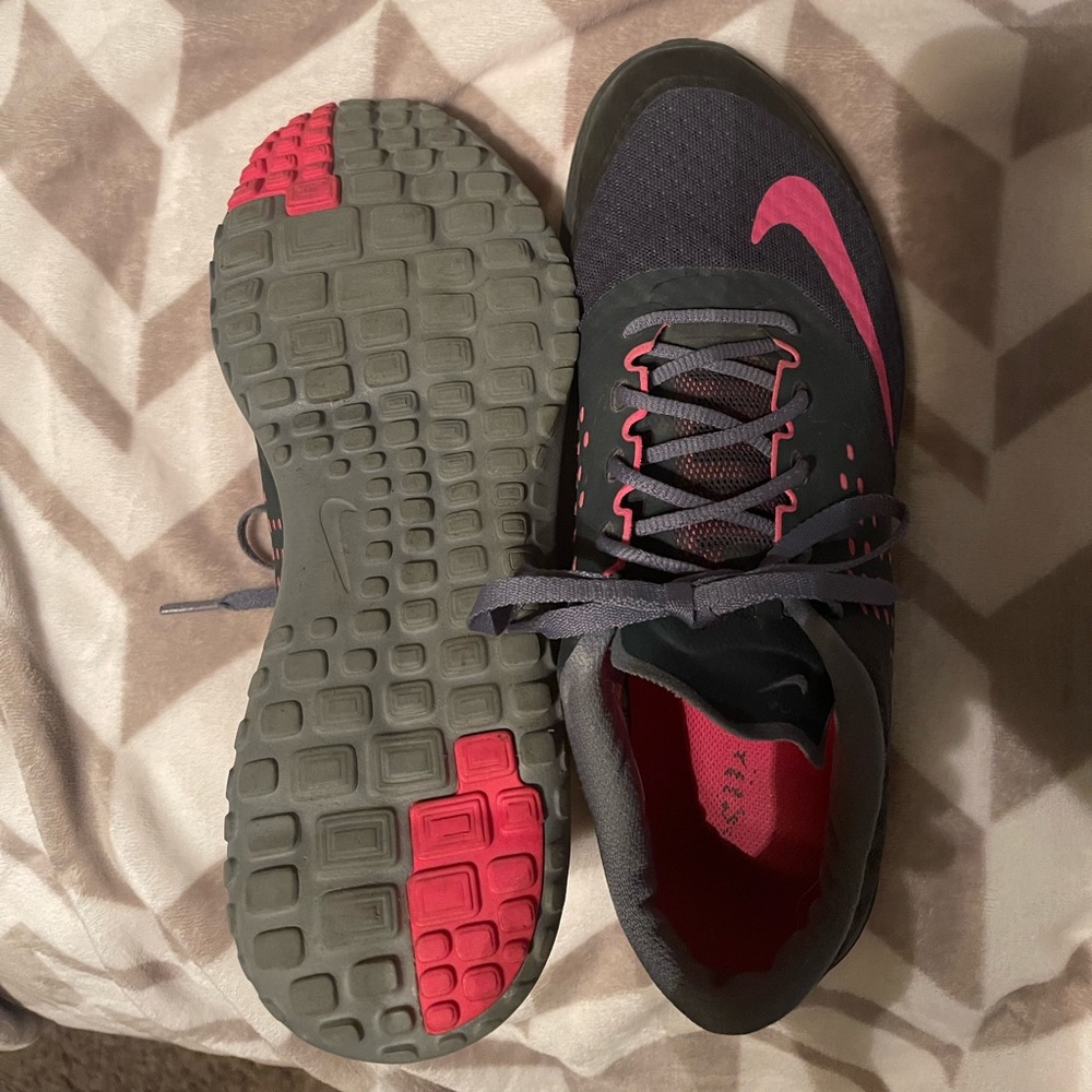 Women’s Nike FS Lite Run 2 size 10